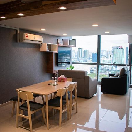 Netflix-Pinnacle Pj, Fantastic City View, 1-6 Guests Designed Duplex Home By Flexihome-My เปอตาลิงจายา ภายนอก รูปภาพ