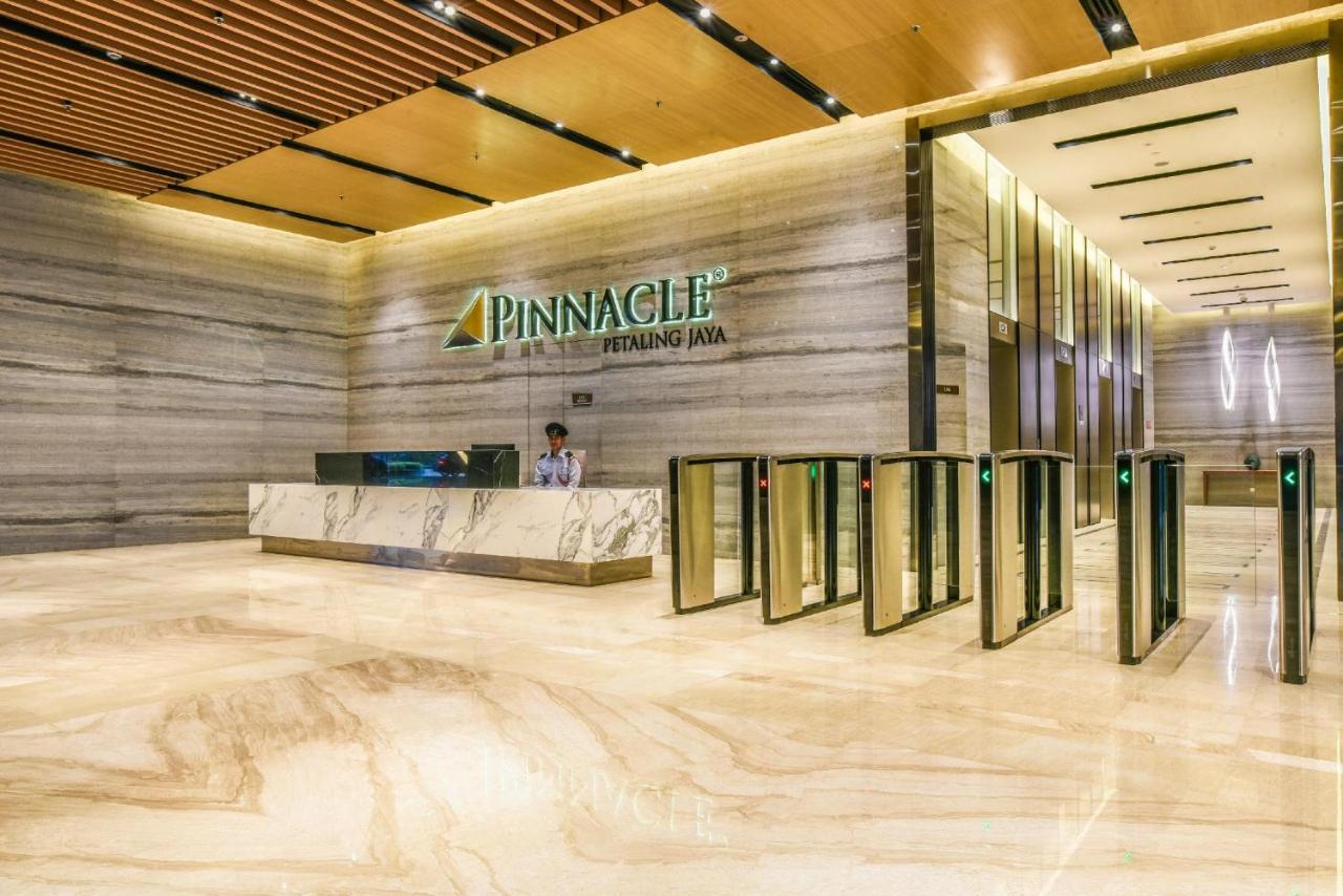 Netflix-Pinnacle Pj, Fantastic City View, 1-6 Guests Designed Duplex Home By Flexihome-My เปอตาลิงจายา ภายนอก รูปภาพ