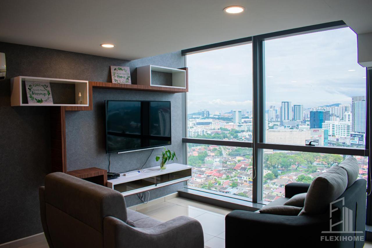 Netflix-Pinnacle Pj, Fantastic City View, 1-6 Guests Designed Duplex Home By Flexihome-My เปอตาลิงจายา ภายนอก รูปภาพ